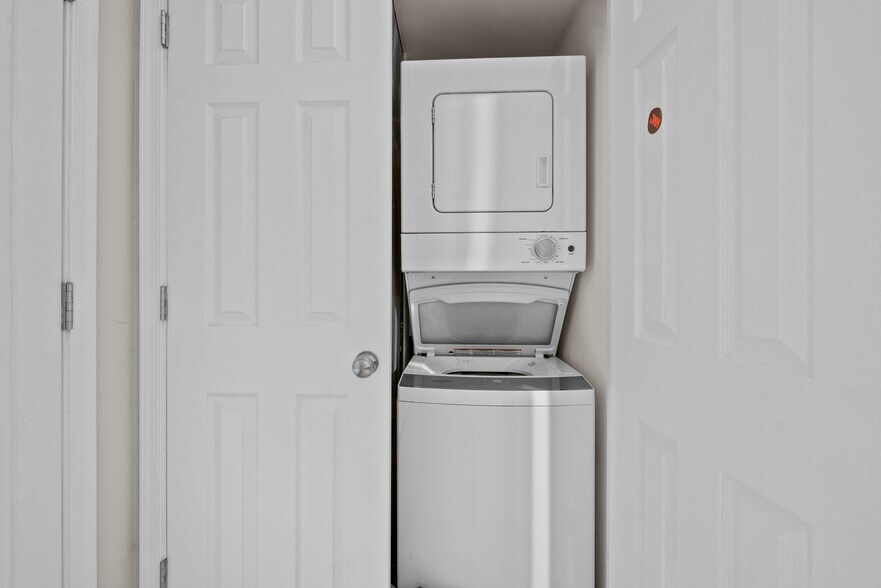 More Photos Of 3433 Guilford Ter, Baltimore Multifamily For Sale