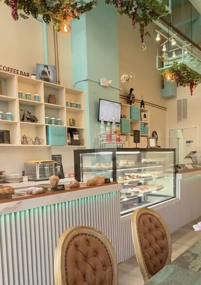 More Photos Of 115 SW 8th St, Miami Restaurant For Sale