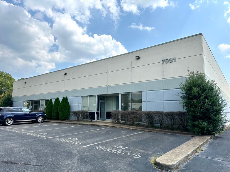 More Photos Of 7531 E Bartlett Corp Cv, Memphis Flex For Lease