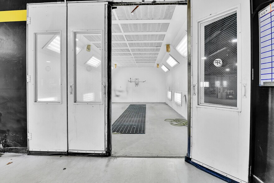 More Photos Of 4560 S Federal Blvd, Englewood Auto Repair For Sale