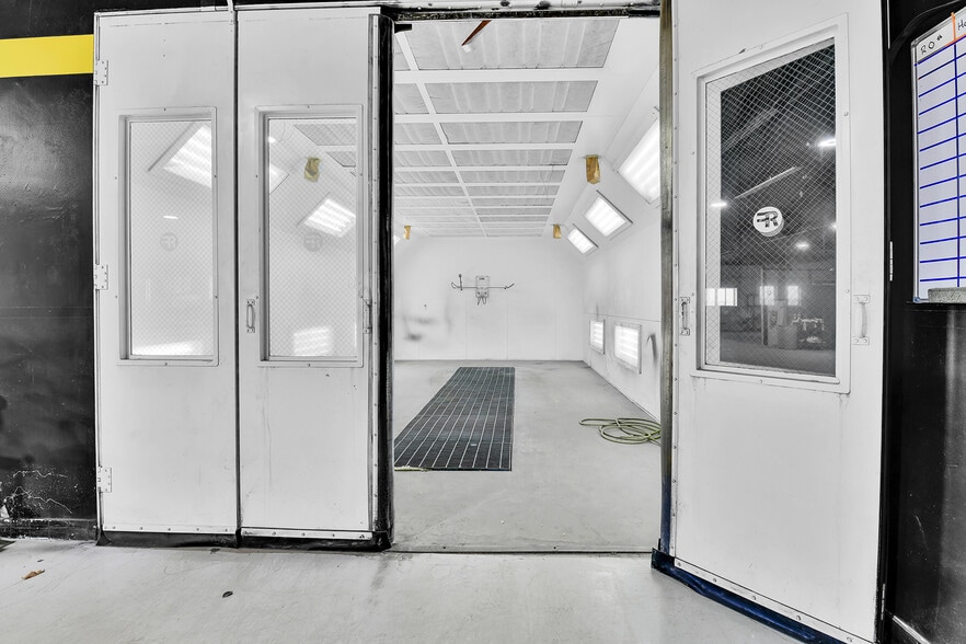 More Photos Of 4560 S Federal Blvd, Englewood Auto Repair For Sale