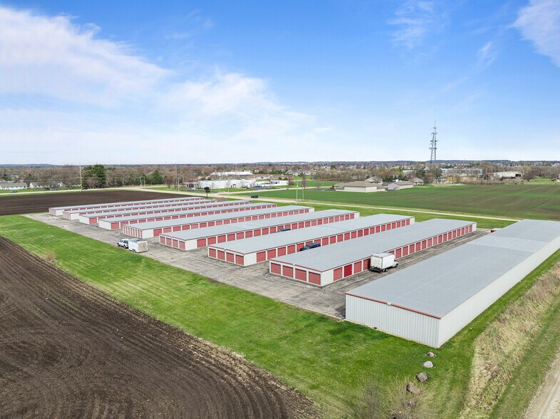 Primary Photo Of 4704 Drott Dr, Janesville Self Storage For Sale