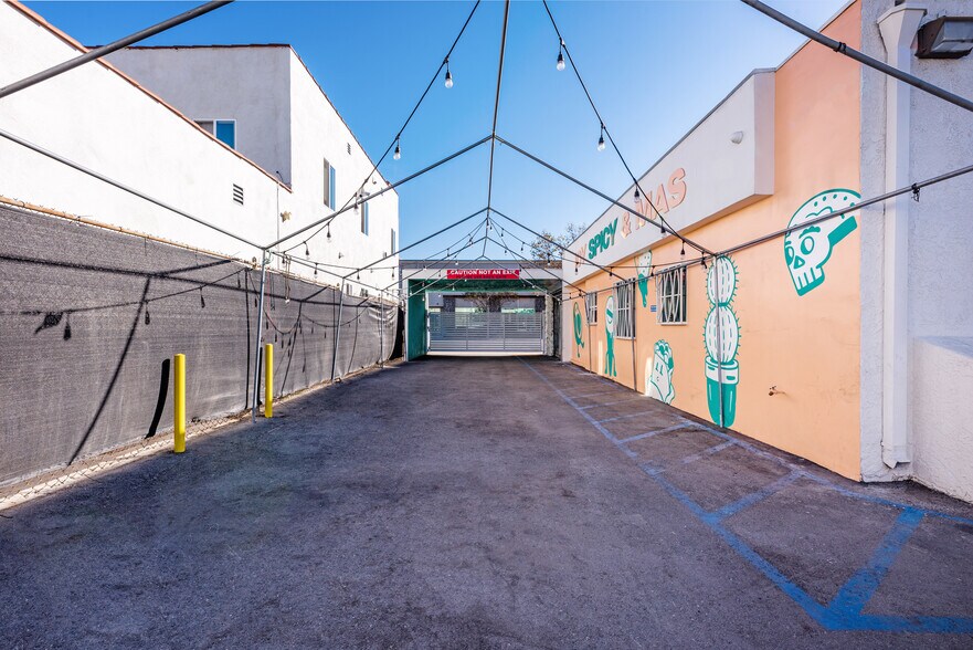 More Photos Of 1909 Atlantic Ave, Long Beach Restaurant For Sale