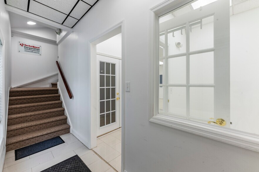 More Photos Of 32 Jefferson Plz, Princeton Medical For Sale