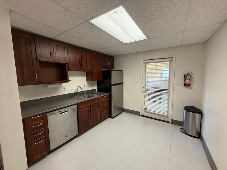 More Photos Of 2040 Broad St, San Luis Obispo Office Residential For Sale