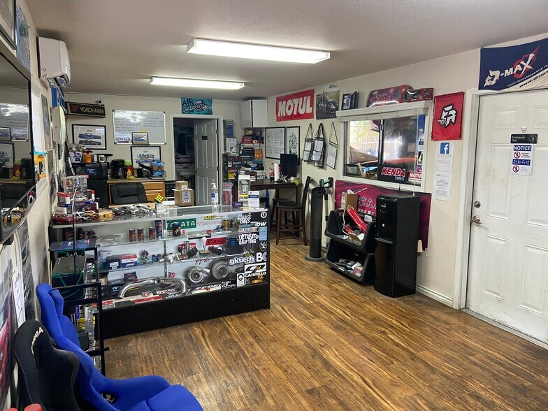 More Photos Of 9402 Converse Business Ln, Converse Warehouse For Lease