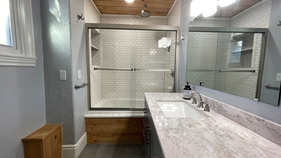 More Photos Of 415 N Muskogee Ave, Tahlequah Storefront Retail Residential For Sale