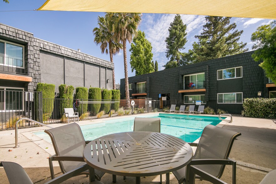 More Photos Of 935 Johnfer Way, Sacramento Apartments For Sale