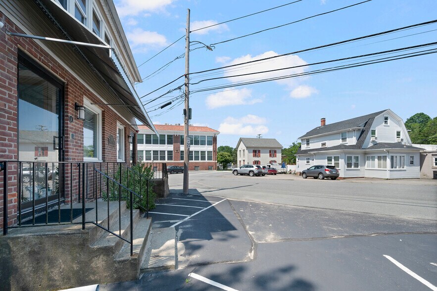 More Photos Of 15 Thomas St, North Providence Freestanding For Sale