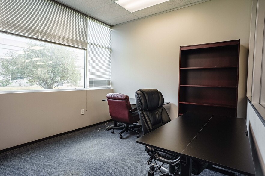 More Photos Of 15310 Park Row, Houston Office For Sale