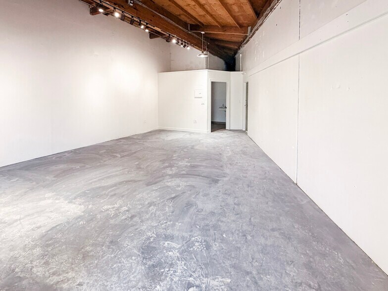 More Photos Of 201-207 Benton Ct, Suisun City Auto Repair For Lease