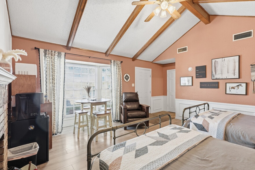 More Photos Of 201 N State St, Fort Davis Hotel For Sale