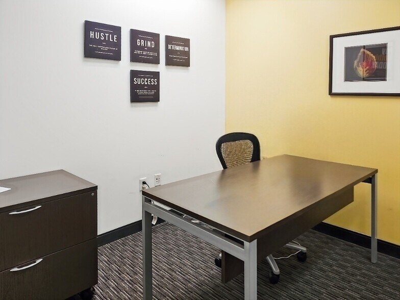 More Photos Of 50 N Laura St, Jacksonville Coworking Space