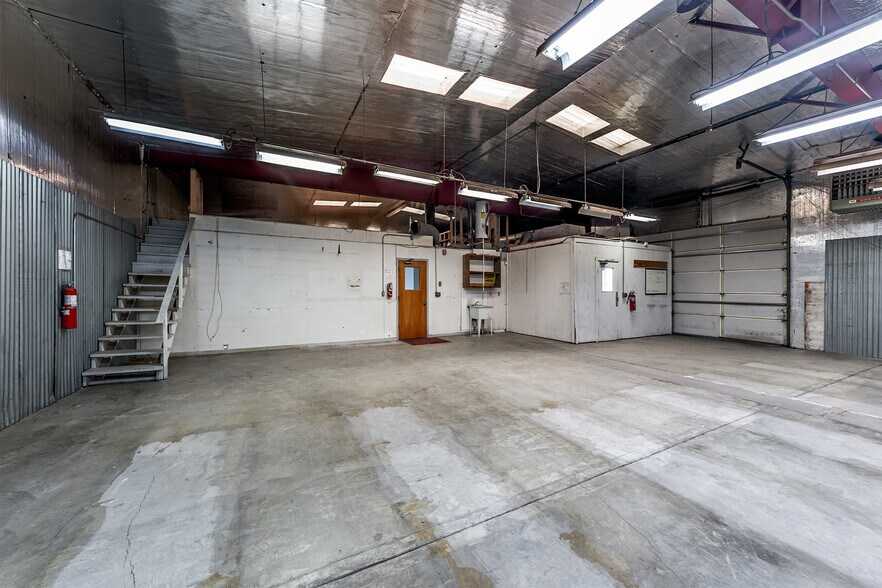 More Photos Of 624 S 7th St, Saint Joseph Industrial For Sale