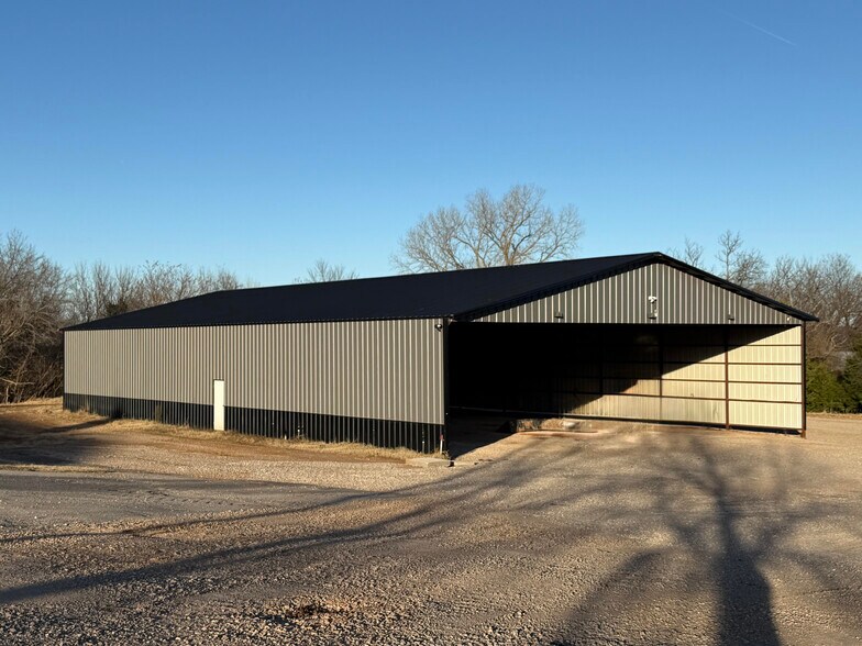 More Photos Of 930 SW 24th Ave, Goldsby Warehouse For Lease