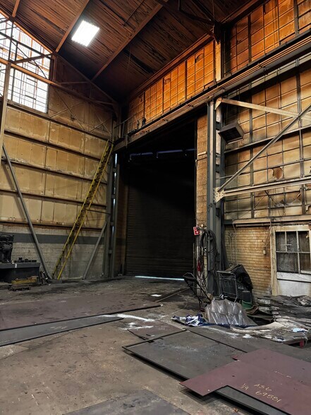 More Photos Of 7401-7447 Intervale St, Detroit Manufacturing For Sale