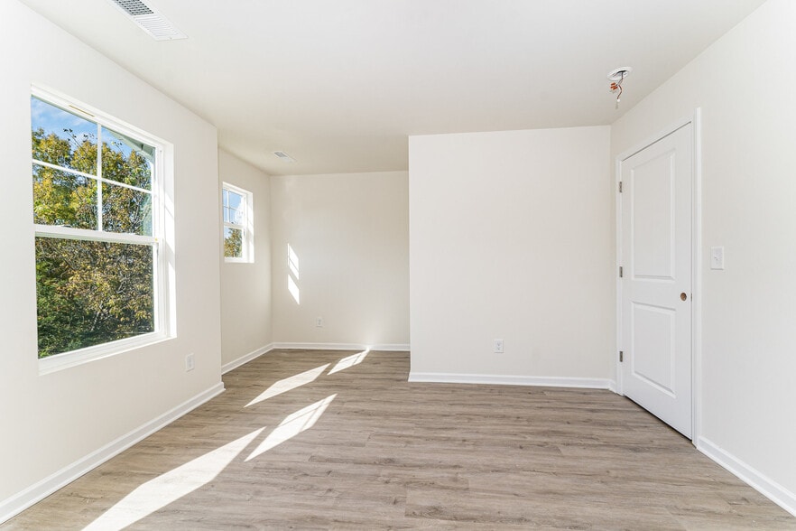 More Photos Of 711 Fairview St, High Point Multifamily For Sale