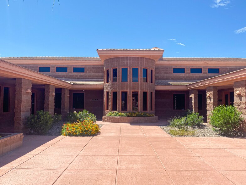 Primary Photo Of 7825 E Gelding Dr, Scottsdale Light Distribution For Lease