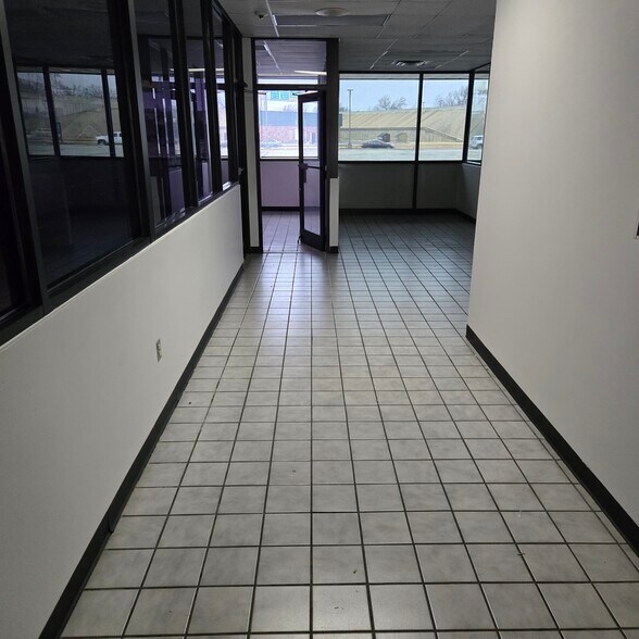 More Photos Of 3003 S Memorial Dr, Tulsa Auto Dealership For Sale