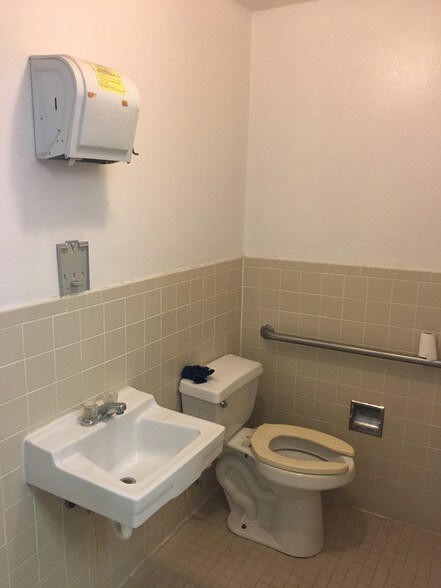 More Photos Of 125 Avenue J, Anson Skilled Nursing Facility For Sale