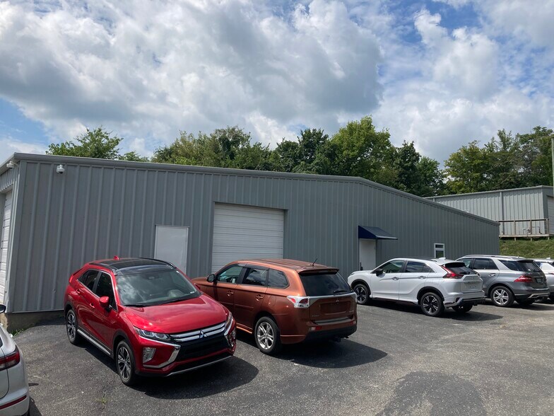 More Photos Of 1552 Columbia Ave, Franklin Manufacturing For Lease