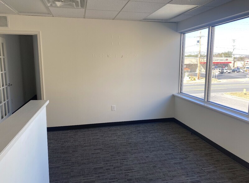 More Photos Of 12447 Clarksville Pike, Clarksville Storefront Retail Office For Lease