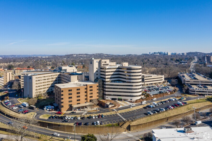 More Photos Of 4230 Harding Rd, Nashville Unknown For Lease