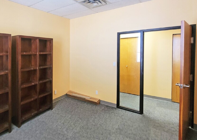 More Photos Of 2207 San Pedro Dr NE, Albuquerque Unknown For Lease