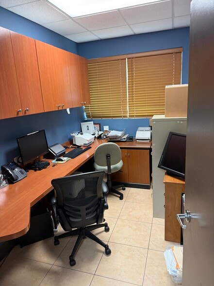 More Photos Of 11801 SW 90th St, Miami Medical For Sale