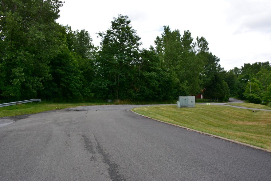 More Photos Of 8 Scobie Dr, Newburgh Land For Sale