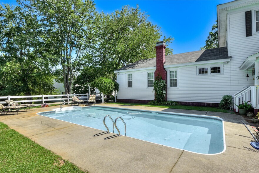 More Photos Of 125 Goshen St, Lincolnton Specialty For Sale