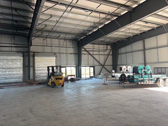 More Photos Of 1940 Airway Dr, Hollister Industrial For Lease