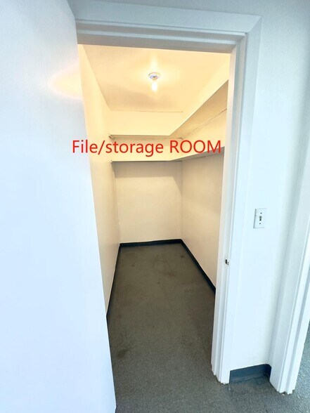 More Photos Of 882-890 Mahler Rd, Burlingame Warehouse For Lease