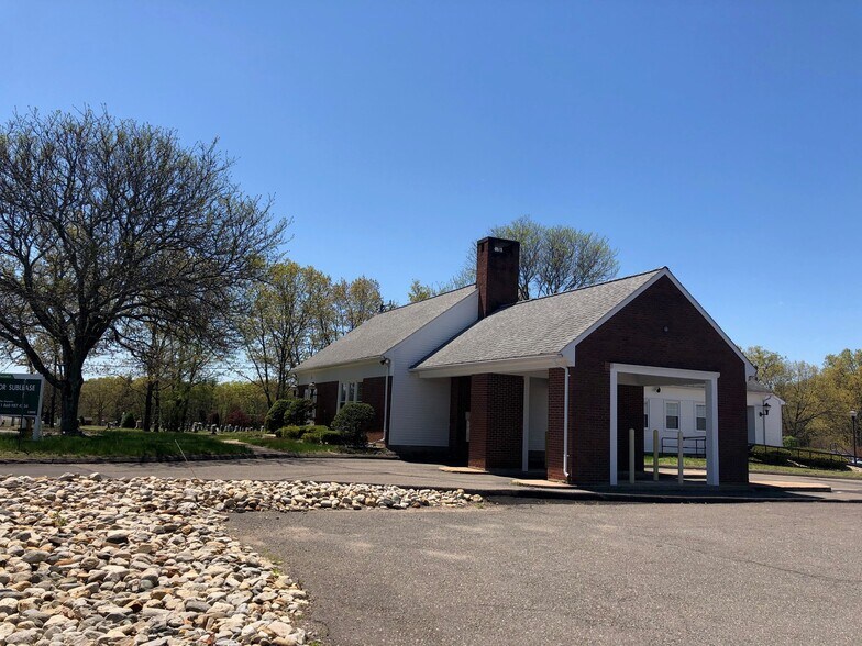 More Photos Of 2133 Poquonock Ave, Windsor Bank For Sale