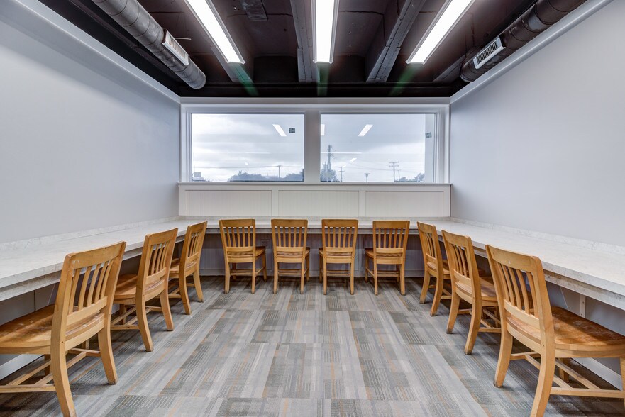More Photos Of 25300 Lorain Rd, North Olmsted Medical For Lease