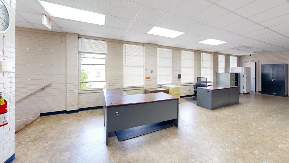 More Photos Of 1333 N Market St, Shreveport Truck Terminal For Lease