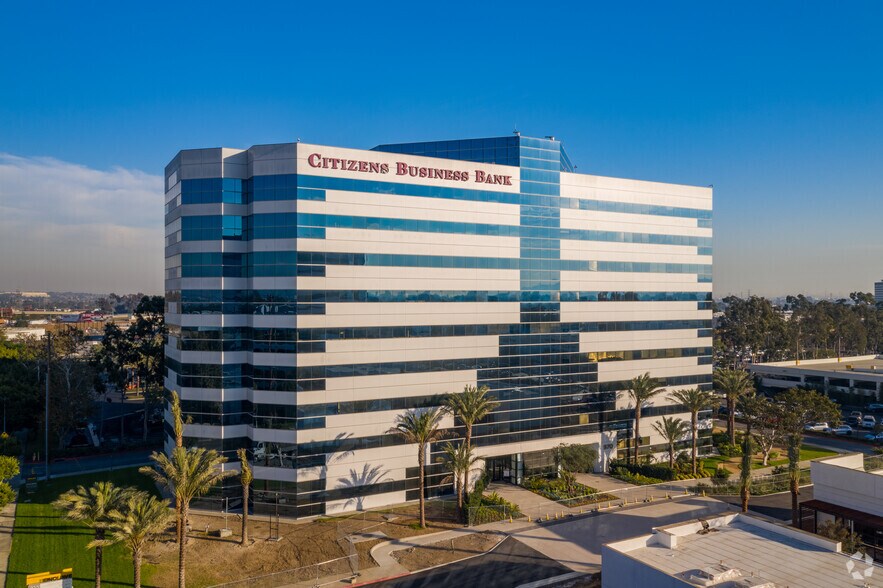 More Photos Of 970 W 190th St, Torrance Unknown For Lease