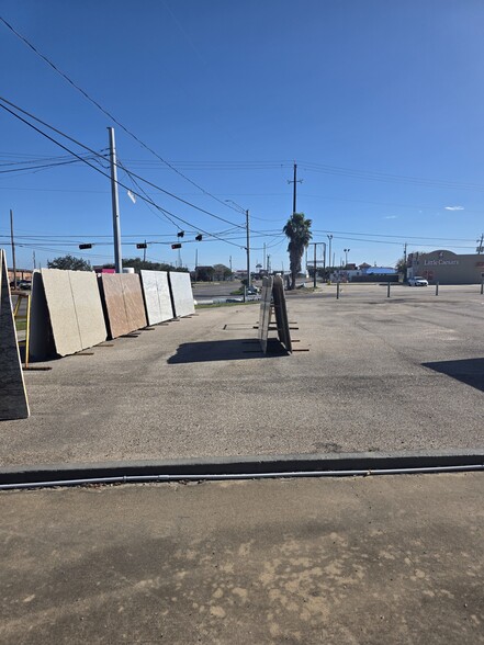 More Photos Of 1915 N Brazosport, Freeport Service For Sale