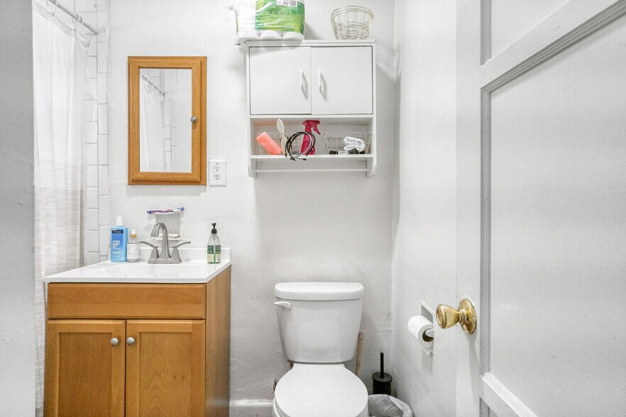 More Photos Of 2045 Penmar Ave, Venice Apartments For Sale