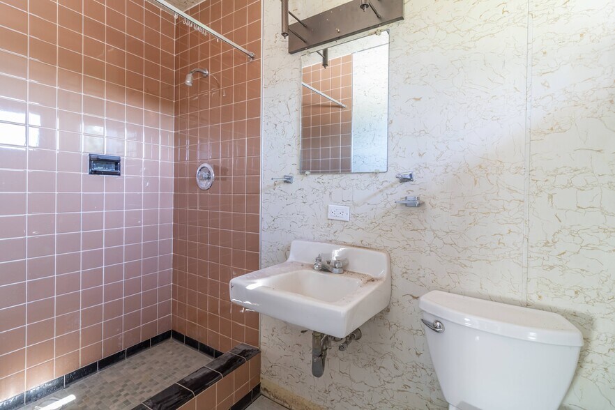 More Photos Of 196 US Route 1, Bucksport Hotel For Sale