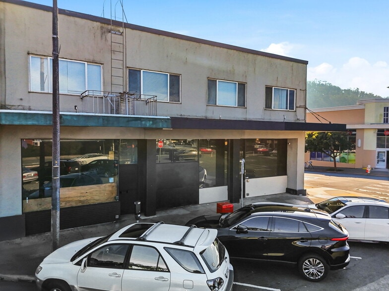 More Photos Of 699 Portola Dr, San Francisco General Retail For Lease