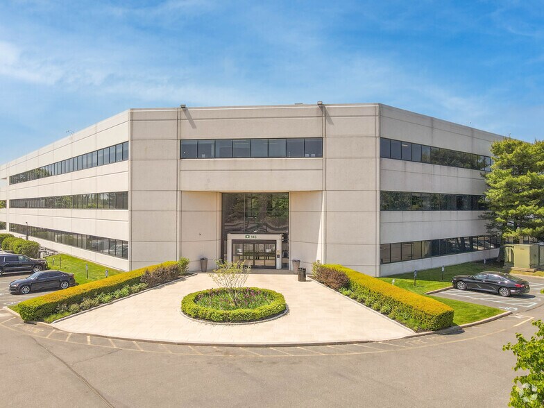 More Photos Of 155 Pinelawn Rd, Melville Office For Lease