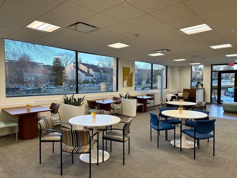More Photos Of 1700 E Putnam Ave, Old Greenwich Office For Lease