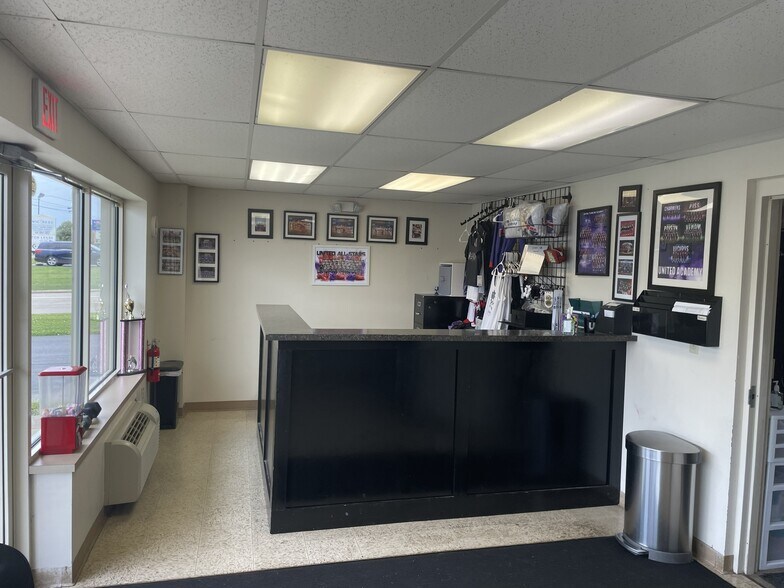 More Photos Of 720 W Russell Rd, Sidney Industrial For Lease