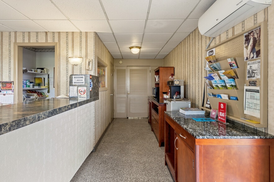 More Photos Of 6920 Motor Inn Dr, Huntingdon Hotel For Sale