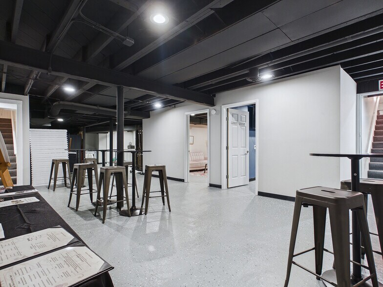 More Photos Of 407 Jacob St, Saint Jacob Specialty For Sale