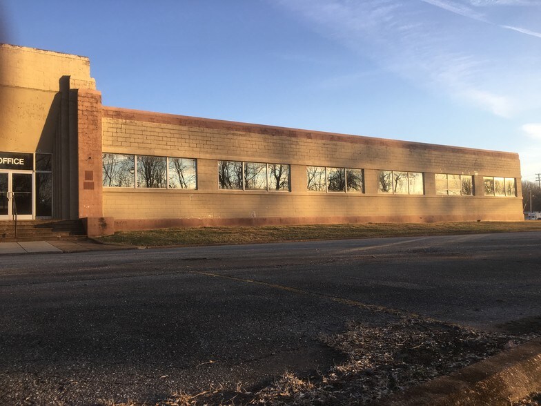More Photos Of 2800-2822 Carroll Ave, Lynchburg Warehouse For Lease