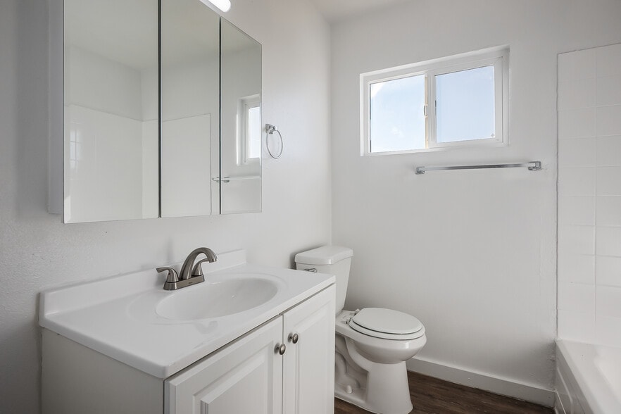 More Photos Of 730 Center St, Henderson Apartments For Sale