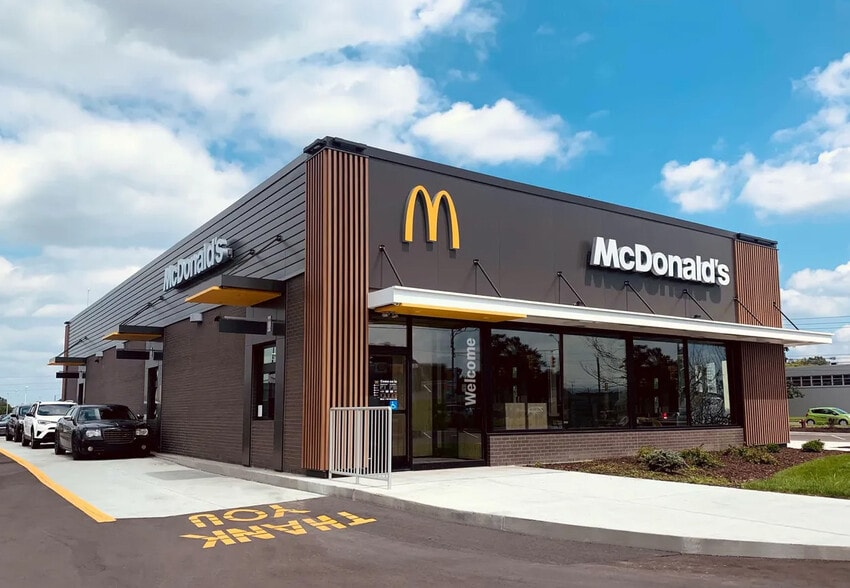 Primary Photo Of 1096 N Redwood Rd, North Salt Lake Fast Food For Sale