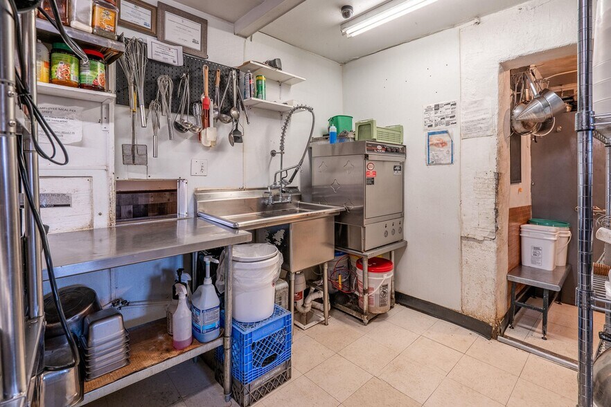 More Photos Of 1118 Robinson Ave, Trinidad Restaurant For Sale